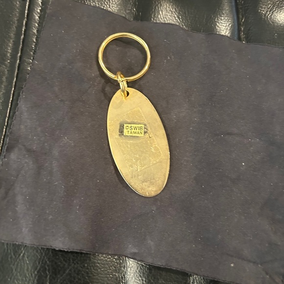 BMW Oval Gold Keyring - Picture 4 of 5